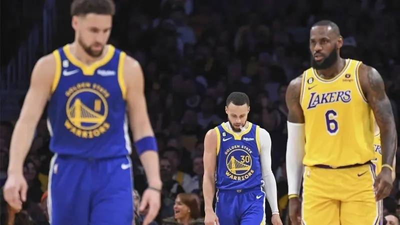 NBA早报｜哈登再次逼宫 湖人再签猛将 拉科布要在詹皇之前夺冠