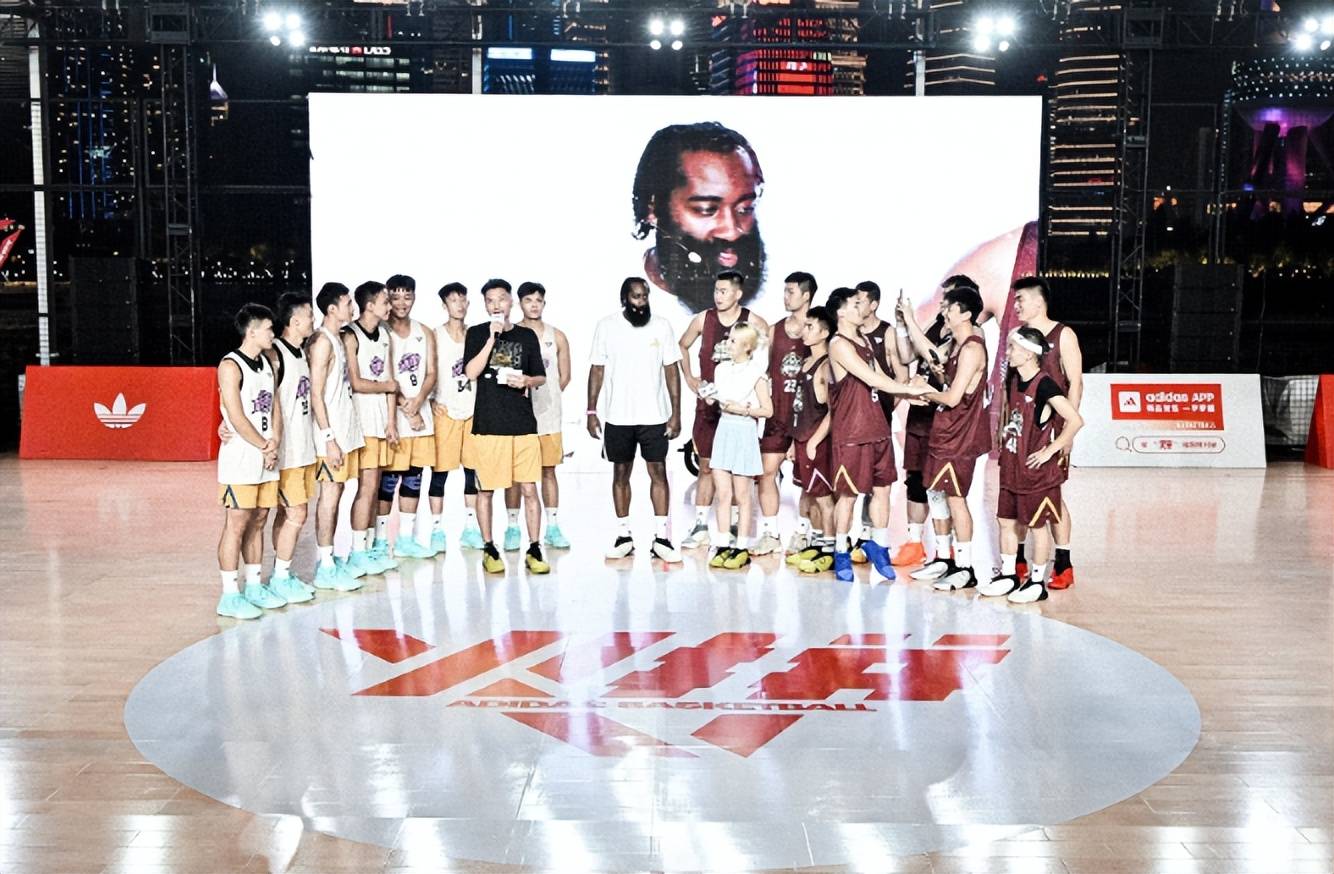 美女环绕！豪华派对！NBA球员哈登的中国行，充满快乐氛围