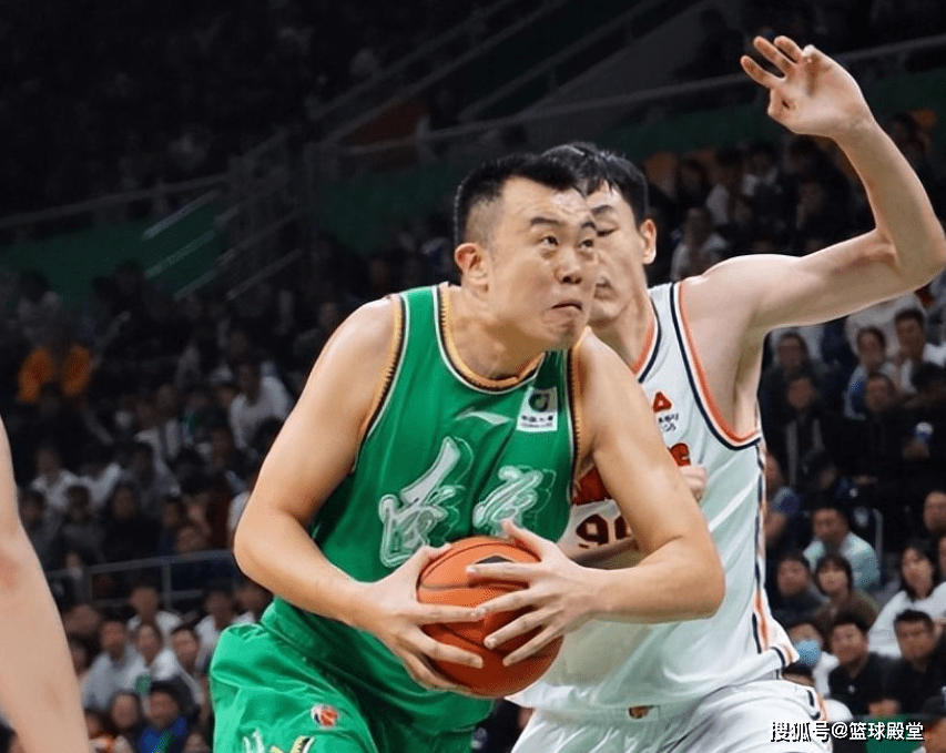 76人:辽宁106-76吉林球员评分：3人满分76人，3人良好，3人及格，3人拉胯