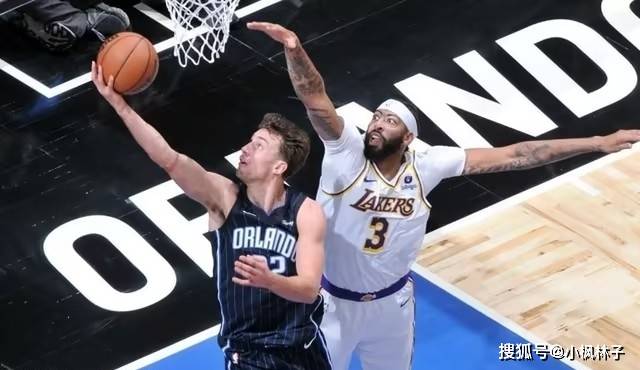 NBA浓眉:NBA常规赛湖人客场憾负魔术NBA浓眉，詹姆斯24+9+5 浓眉空砍28+13+7盖帽