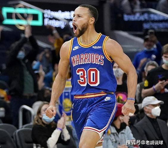 【九球体育】狂轰34分导演大逆转！库里又创NBA历史纪录，保罗：我在见证奇迹