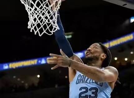 NBA常规赛：灰熊队罗斯16+6险造逆转掘金队约基奇三双掘金负魔术，约基奇22+12+7准三双