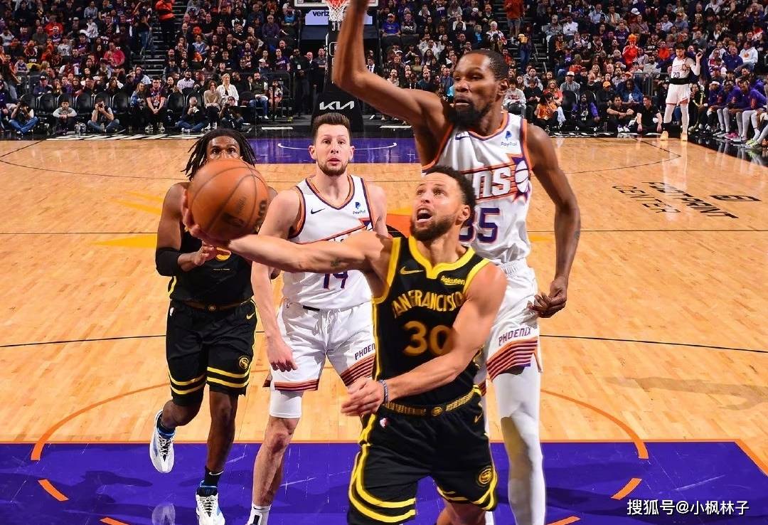 NBA常规赛太阳主场力克勇士太阳险胜尼克斯豪取7连胜，杜兰特32+8 布克25+8 豪取5连胜