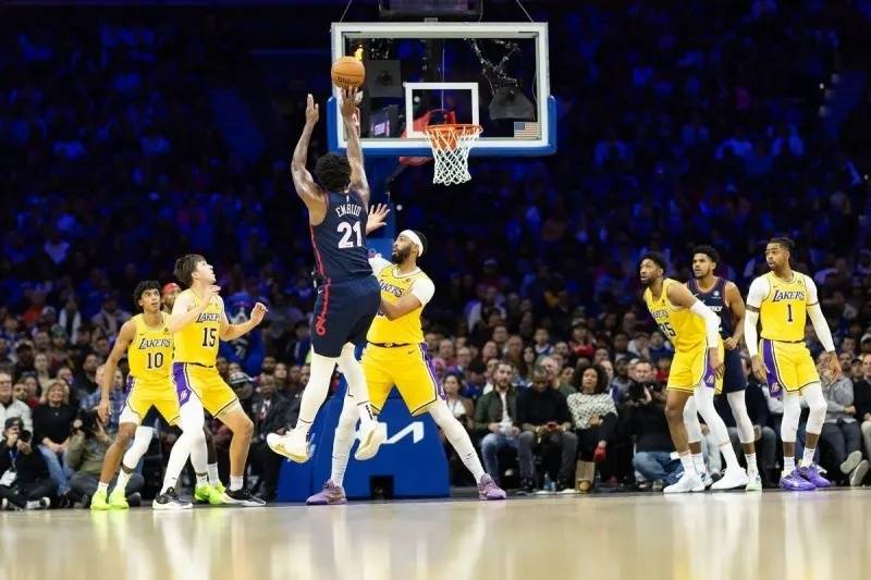 湖人送活塞::NBA赛后｜詹皇称湖人需大改变 哈登被雷吉打爆 活塞14连败