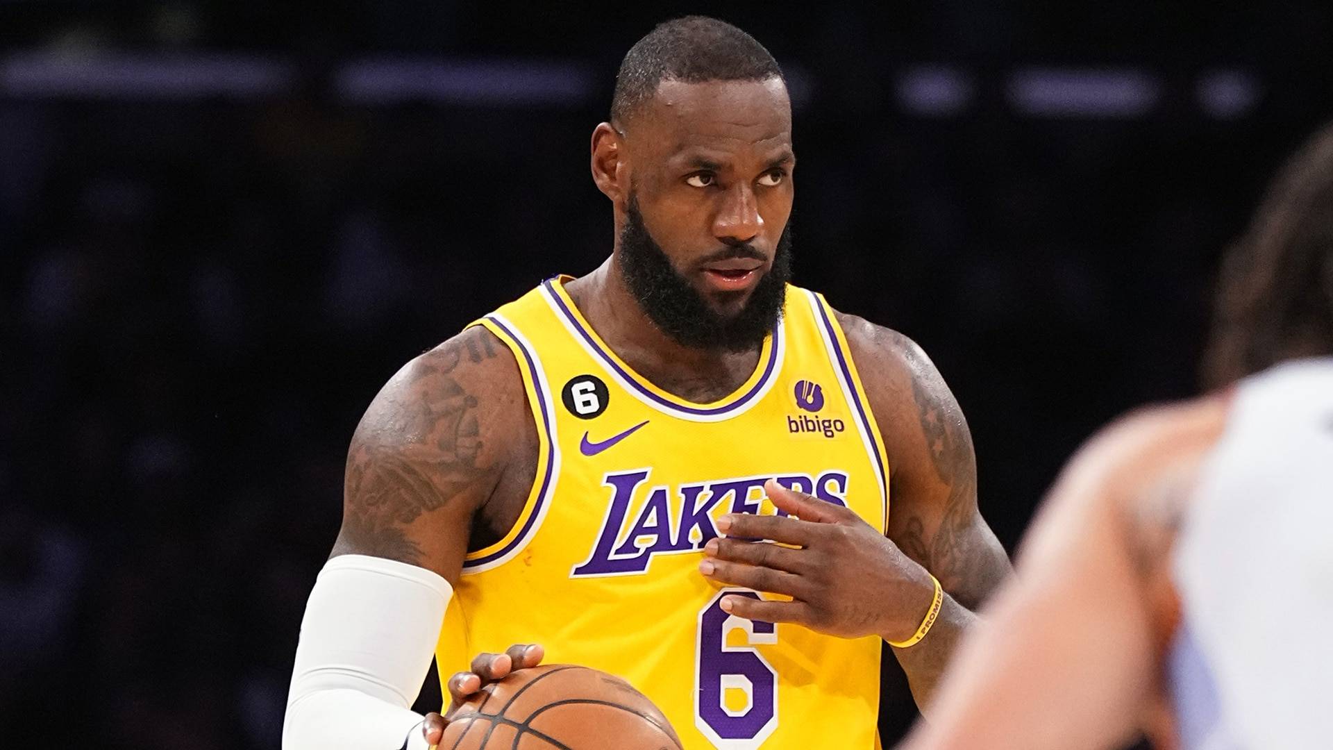 勒布朗·詹姆斯::35体育讯：NBA为什么排除勒布朗·詹姆斯和湖人队并不明智