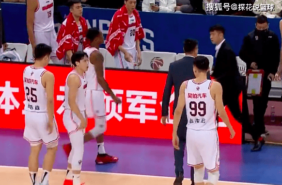 湖人::湖人NBA锦标赛夺冠湖人，曼联欧冠垫底出局，浙江队被处罚丨体坛热点观察