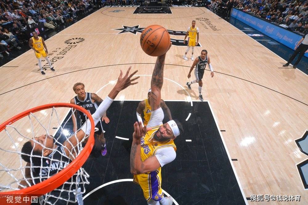 NBA::NBA战报！浓眉37分10板4断NBA，湖人客场险胜马刺，马刺惨遭18连败