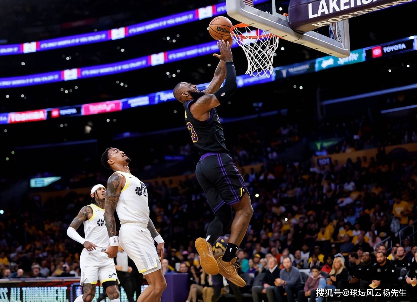 湖人::NBA季中锦标赛湖人VS犹他爵士湖人，湖人轻松晋级八强！