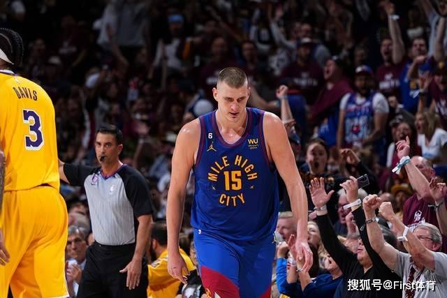 湖人::NBA官宣战力榜：凯尔特人高居第一湖人，快船第七，湖人惨掉到16