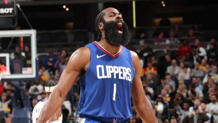 76人::NBA早报｜名嘴称科比不如詹皇 哈登谈76人 西蒙斯继续缺阵