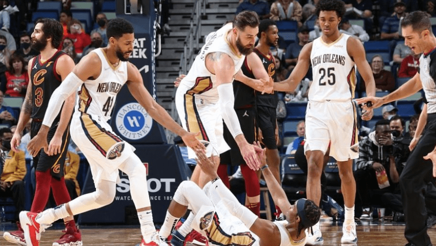 【九球体育】NBA：骑士对阵独行侠，尼克斯对阵雷霆，太阳对阵火箭，雄鹿对阵篮网