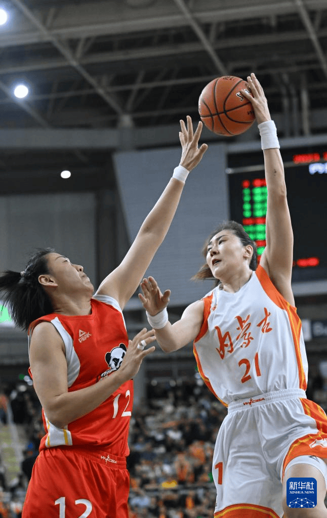 WCBA::组图：WCBA总决赛四川1-0内蒙古 球员庆祝胜利