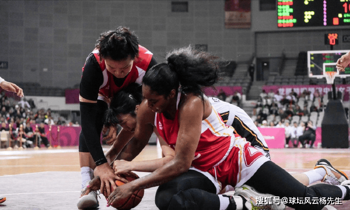 WCBA::轰14记三分球WCBA，江苏女篮2-1逆转浙江女篮，晋级WCBA季后赛四强