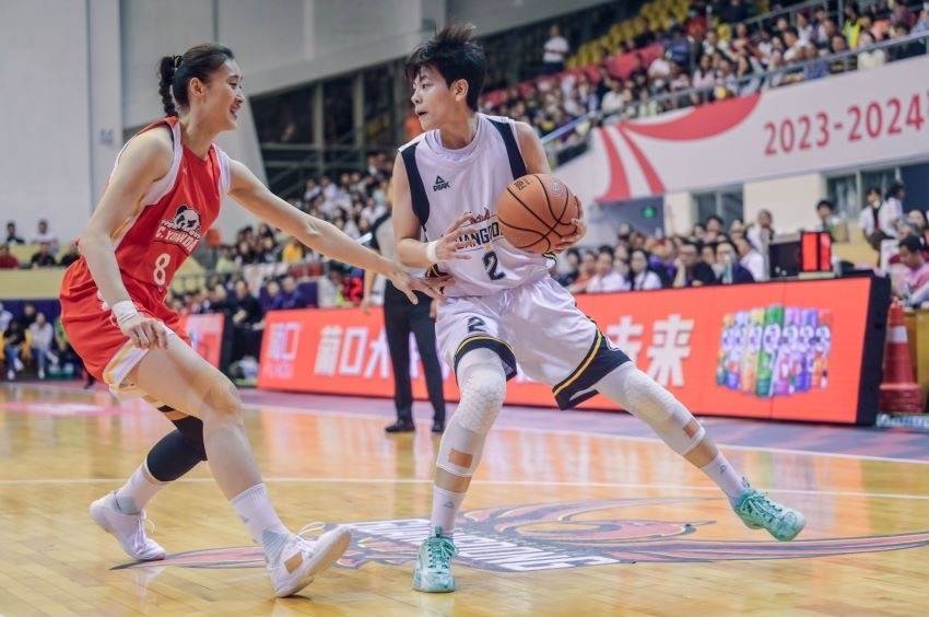 WCBA::【WCBA】杨力维砍22分难救主WCBA，半决赛首回合广东女篮落败