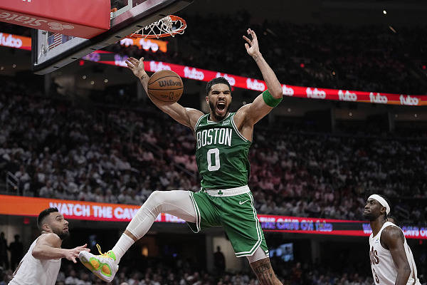 【九球体育】NBA季后赛｜米切尔独木难支 凯尔特人客场大胜骑士占先机