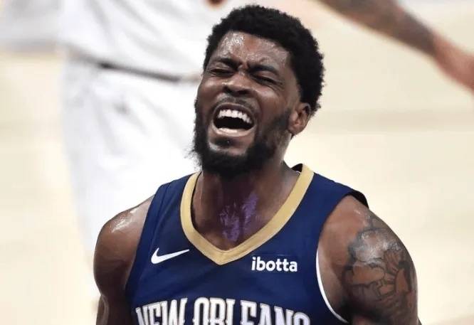 NBA::NBA早报｜湖人快船抢保罗 热火领跑威少下家 JB内马尔游玩