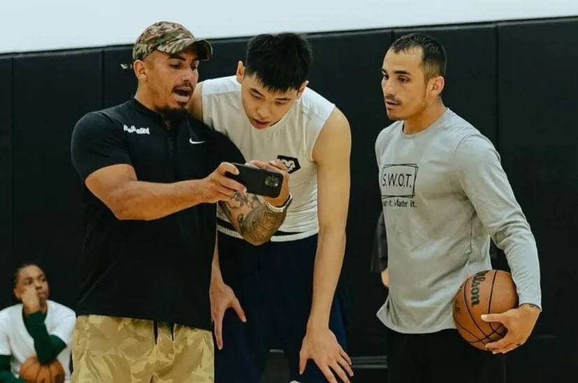 【九球体育】贵人相遇？崔永熙追梦NBA会面CBA功勋外援，杰特如今是开拓者助教