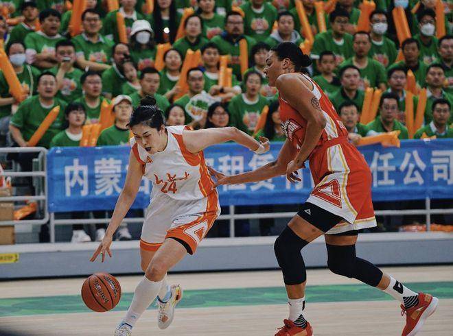 WCBA::WCBA总决赛：四川女篮逆转内蒙古WCBA，李梦制胜三分+当选总决赛MVP