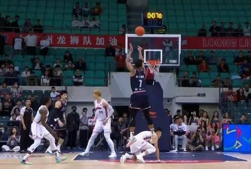 男篮::确认交易了男篮！中国男篮的替补核心！崔永熙更能专注于NBA……