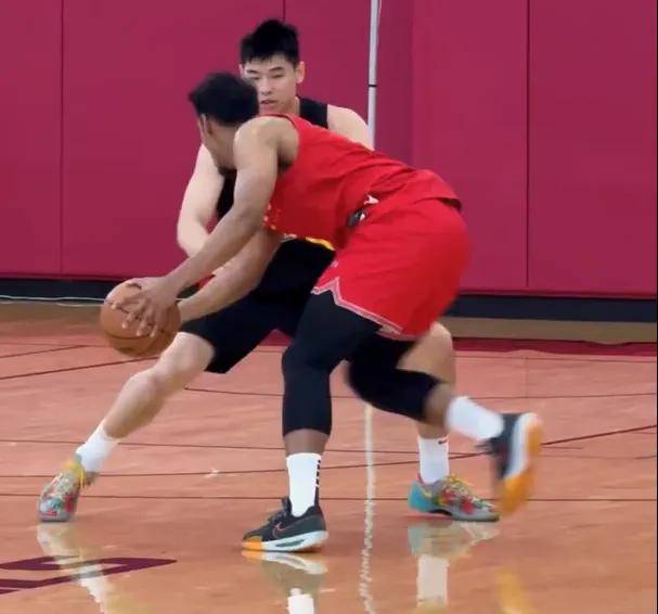 男篮::确认交易了男篮！中国男篮的替补核心！崔永熙更能专注于NBA……