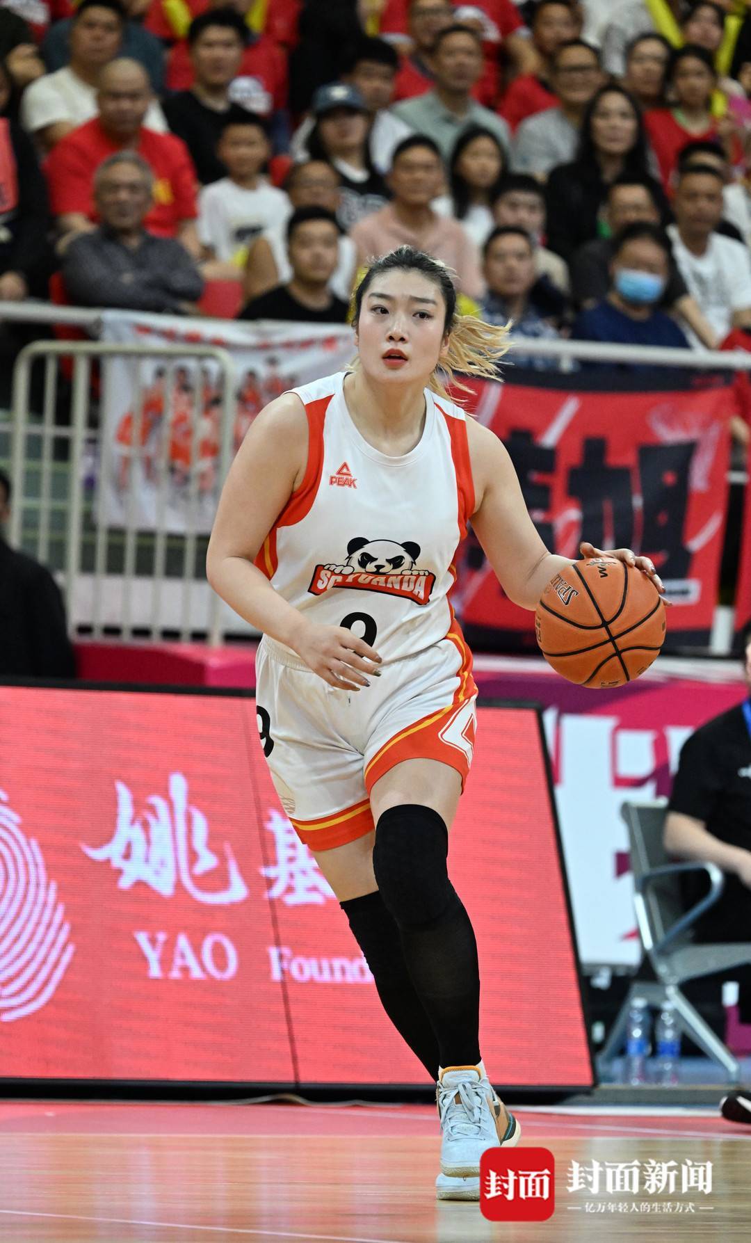 WCBA::WCBA总决赛四川女篮主场战胜内蒙古 大比分扳成2:2平