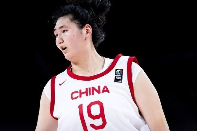 WCBA::中国女篮艰难前行WCBA！张子宇恐难进奥运名单 WCBA双头怪模式或终结