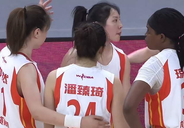 WCBA::WCBA总决赛第四场：卫冕冠军连续犯错迎来生死战WCBA，韩旭无奈遭冷遇