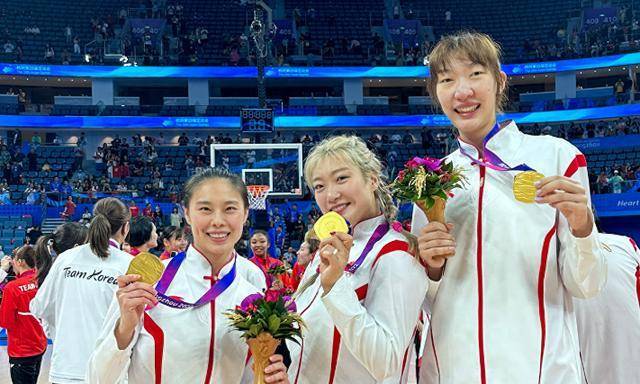 WCBA::四川女篮称霸WCBAWCBA！李梦MVP、奖金争议揭晓