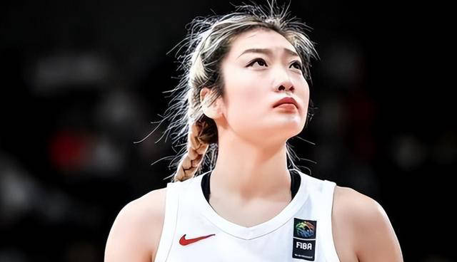 WCBA::WCBA贫富悬殊问题：李梦年薪500万WCBA，远超WNBA，联赛面临挑战