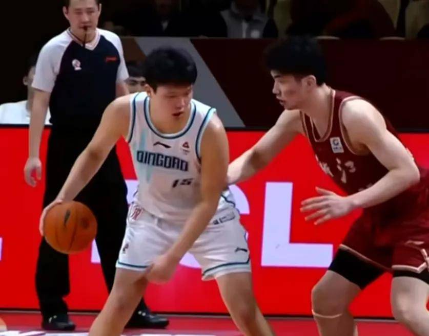 NBL::拿下NBL大合同！余嘉豪NBL，牛掰！中国男篮首发核心真有能耐……