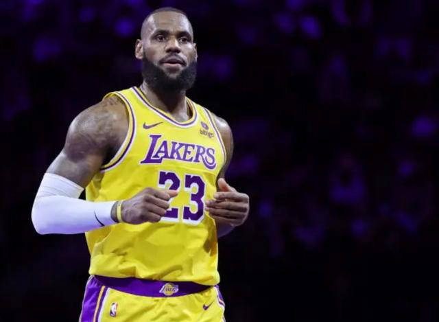 NBA,詹姆斯::詹姆斯：突破4万分NBA,詹姆斯，改写NBA历史