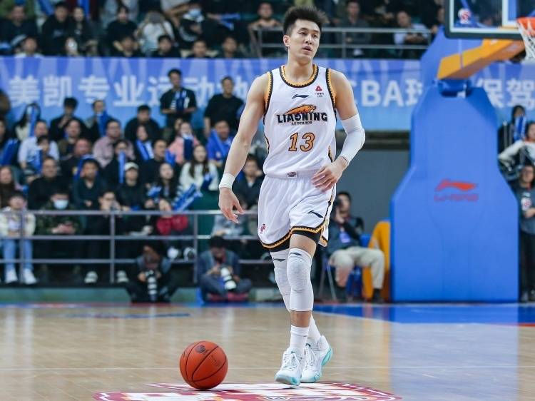 CBA::CBA动态｜李月汝进最佳阵容 王哲林9中0得2分 杜锋43岁生日