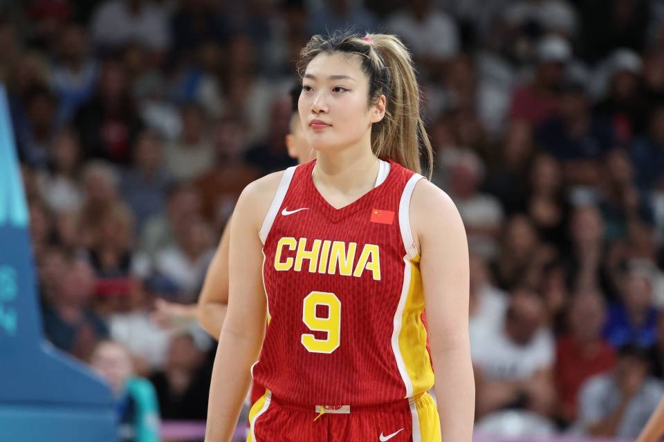 CBA::CBA动态｜中国女篮目标四强 苏群认为有内幕 李月汝发文