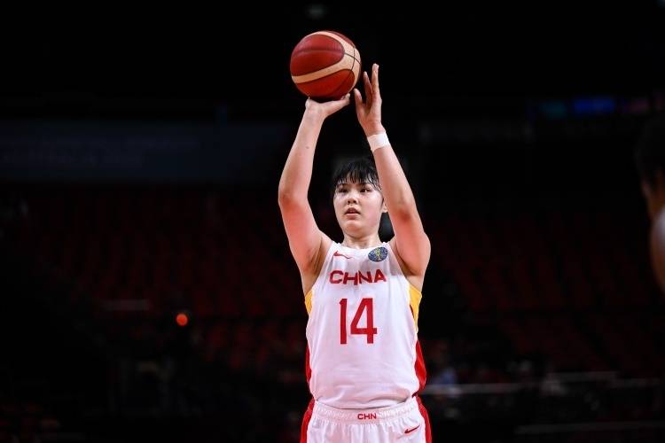 CBA::CBA动态｜中国女篮目标四强 苏群认为有内幕 李月汝发文