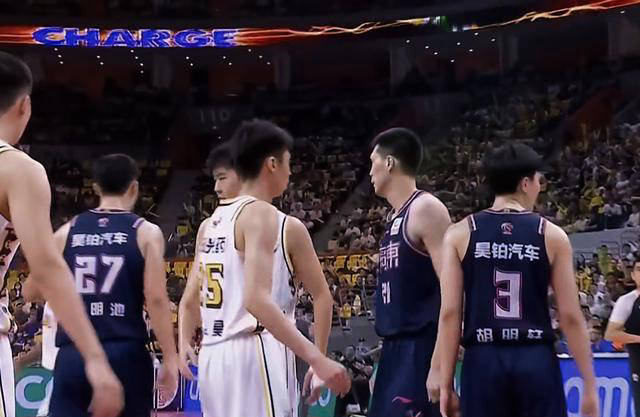 CBA::广东男篮白拿CBA强力内线