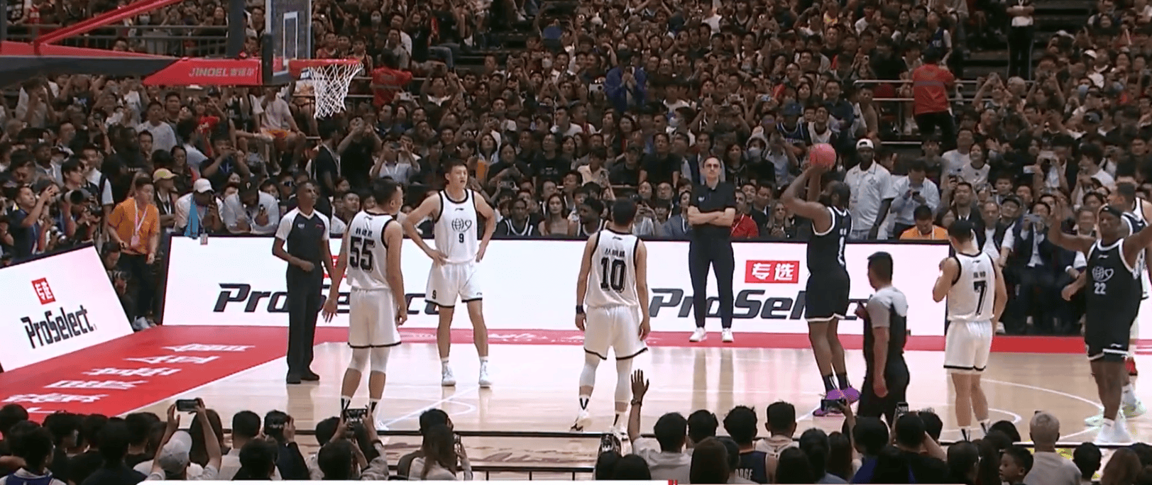 CBA::一节狂输31分CBA！CBA全明星被NBA全明星暴揍！姚明慈善赛打成友尽赛