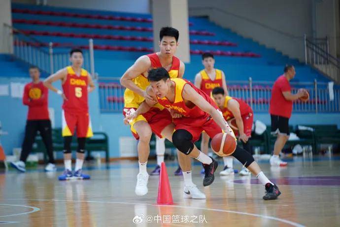 男篮::确认了男篮！中国男篮对战欧洲冠军！人家不比NBA球队差……