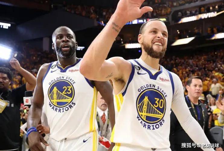 NBA::美媒提议NBA震撼4方交易NBA，库里加盟湖人，西蒙斯空降勇士