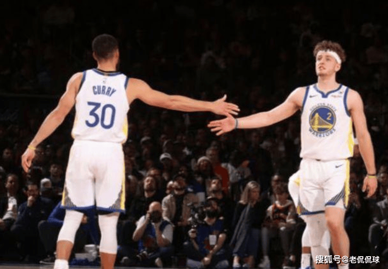 NBA::NBA疯狂一夜！4笔签约达成NBA，BR四方交易库里加盟湖人，勇士获克莱替身