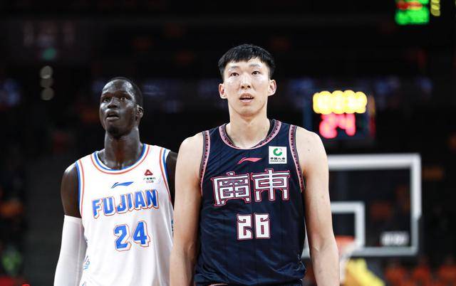 CBA::广东内线5人组确立！CBA状元接班周琦CBA，2米13中锋能克韩德君