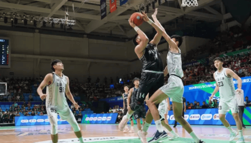 CBA::CBA青训真不行了CBA？清华狂胜龙狮U21近30分 天才前锋预定明年状元