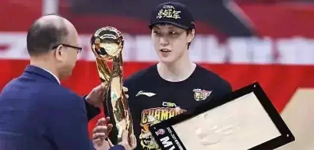 CBA::CBA新赛季看好四位后场选手CBA，他们也极有可能夺CBA常规赛MVP！