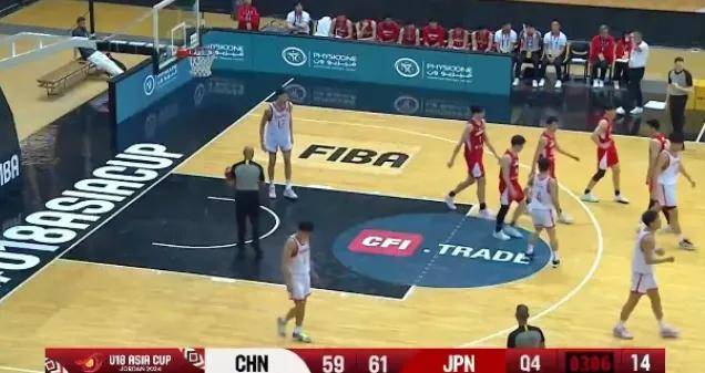 男篮::中国男篮绝杀日本男篮！带队狂赢94分！人家比丁彦雨航更能打NBA……