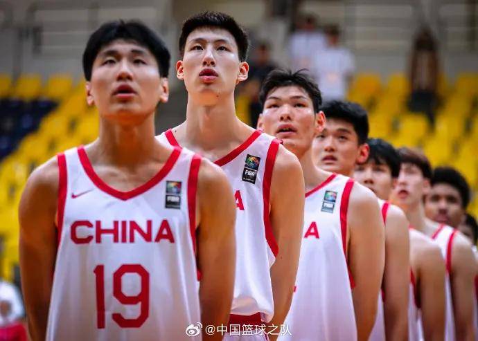 男篮::中国男篮绝杀日本男篮！带队狂赢94分！人家比丁彦雨航更能打NBA……