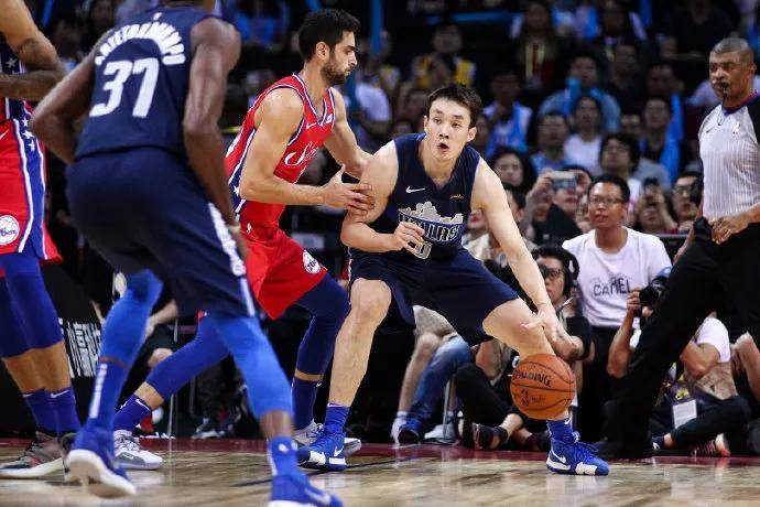 男篮::中国男篮绝杀日本男篮！带队狂赢94分！人家比丁彦雨航更能打NBA……