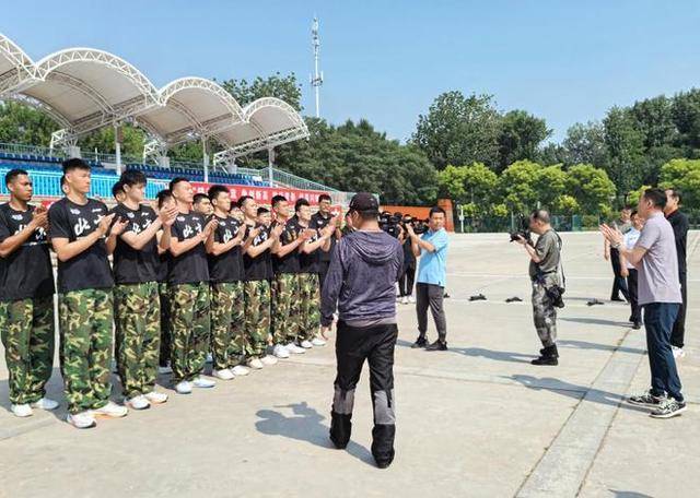 CBA::CBA豪门季前赛被打回原形！国家队老帅成下课候选CBA，辽篮冠军稳了