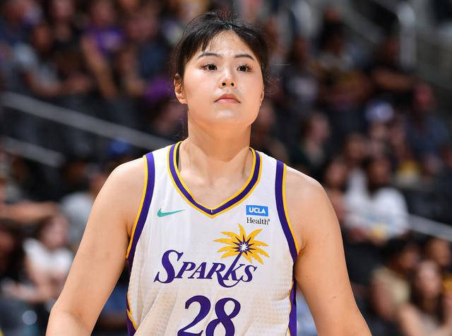 CBA::李月汝拒绝回国打CBACBA，选择留洋征战WNBA