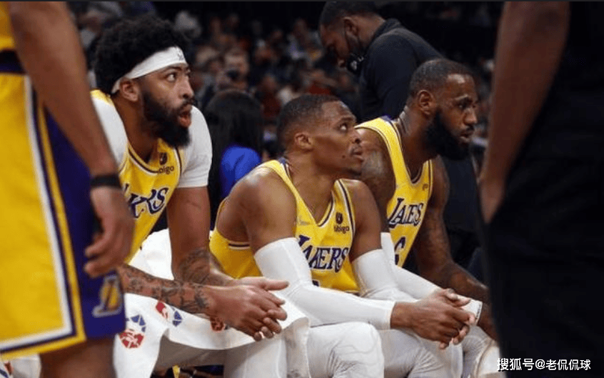 NBA::从2.05亿顶薪NBA，到78万底薪！NBA退步最快巨星，詹姆斯也带不动你