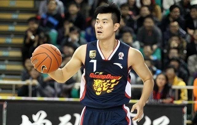 CBA::CBA历史三十大球星排名分析